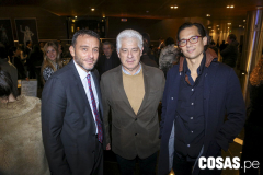 Coque y Felipe Ossio, junto a Arnold Wu