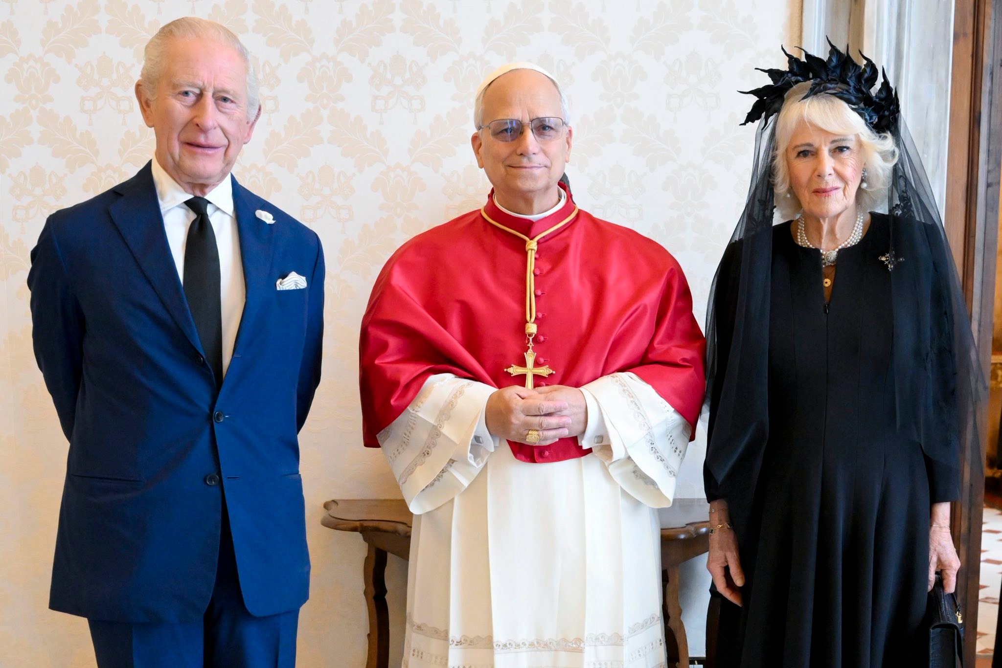 Papa León XIV, Charles III y Camila