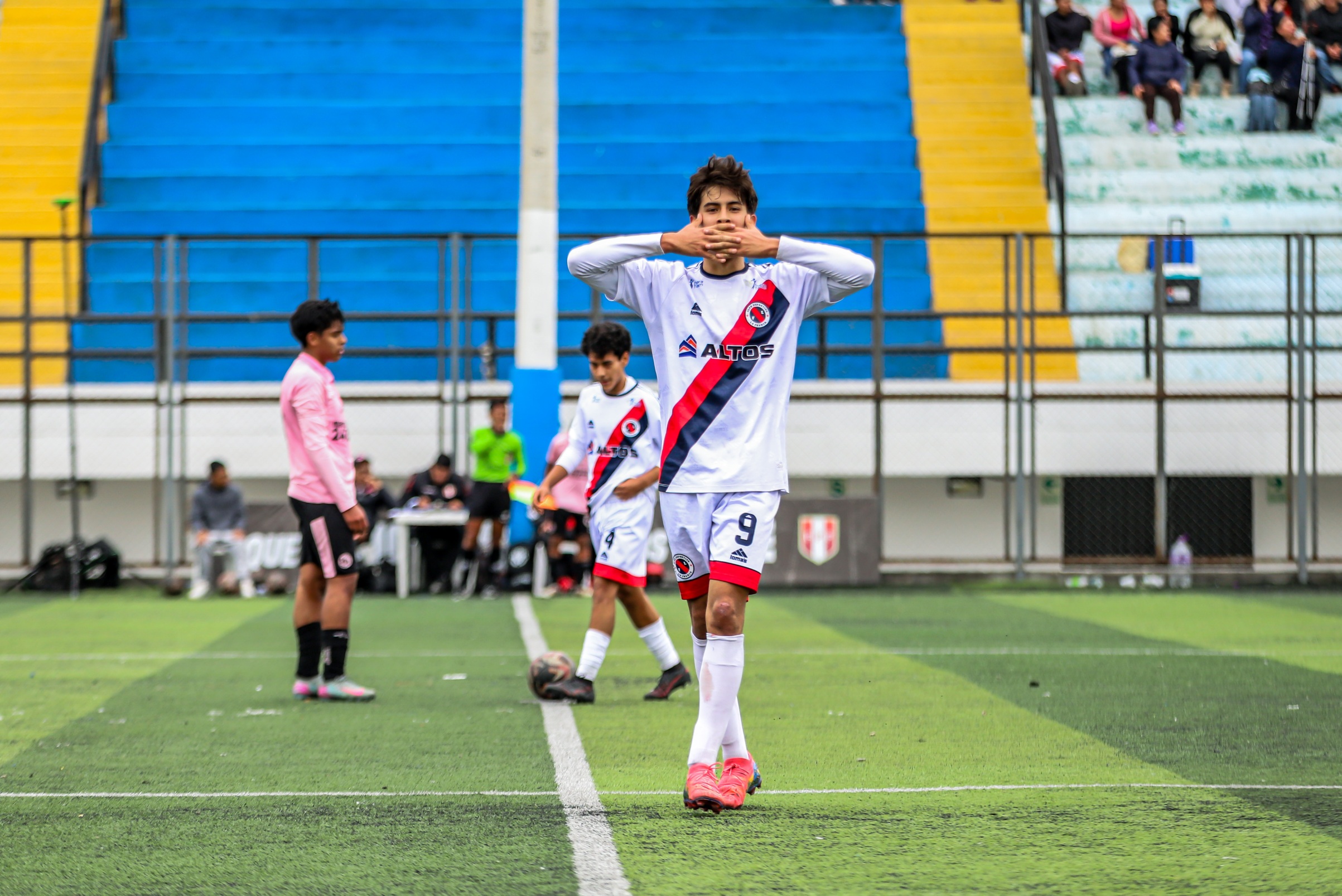 Universidades ya lo tienen en la mira gracias a su desempeño deportivo y proyección académica.