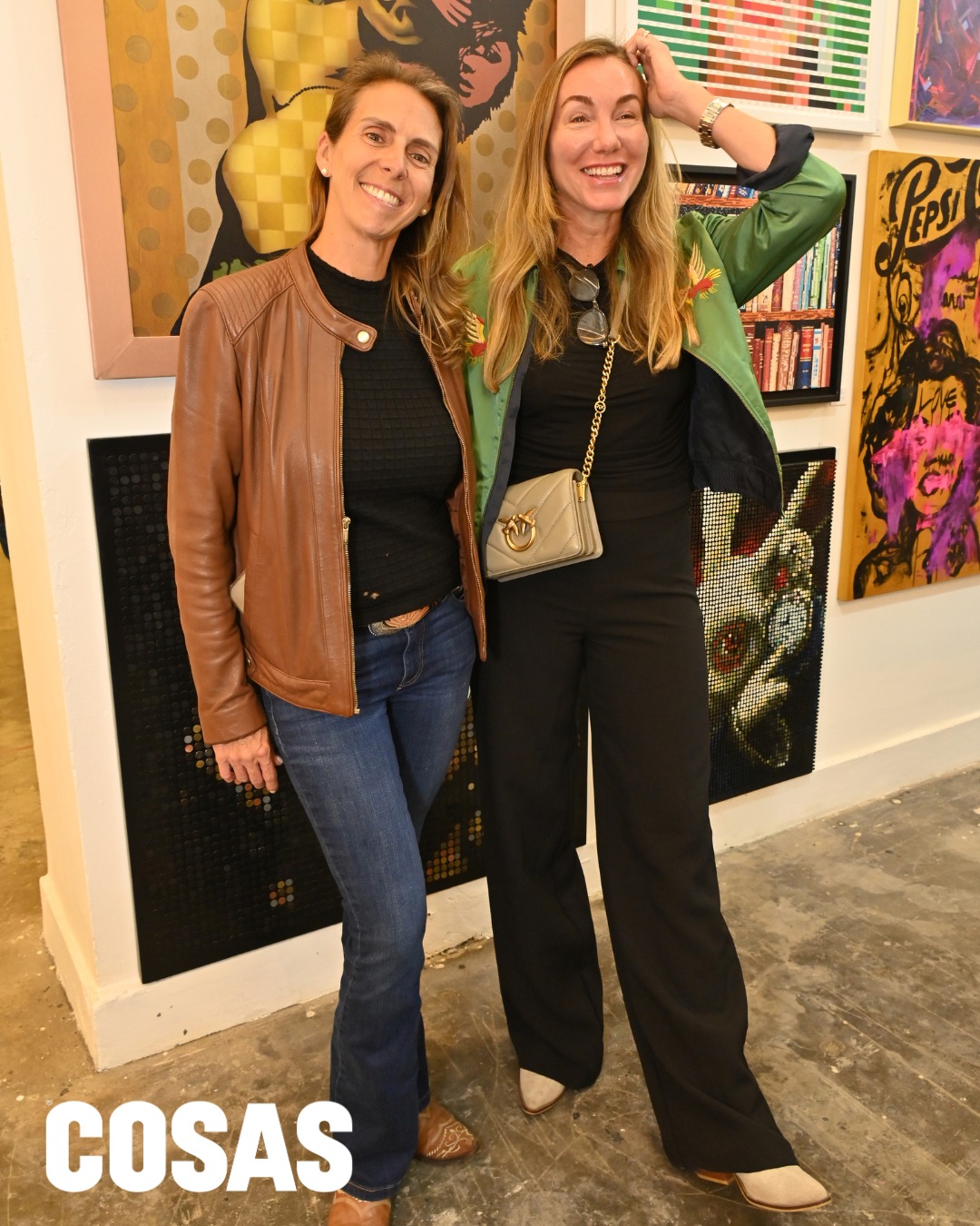 Michelle McRaney y Mónica Pflucker