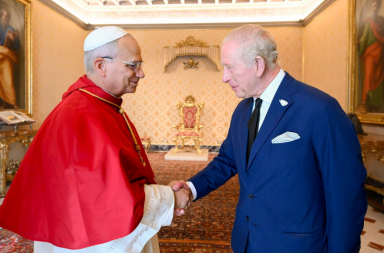 Papa León XIV y Charles III