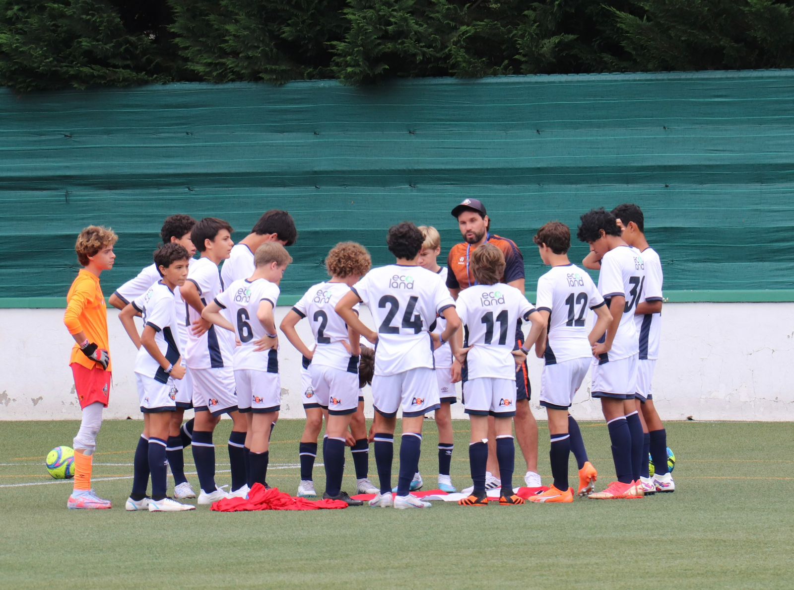 Niños de la academia One Soccer viven el fútbol con disciplina, aprendizaje y diversión, f