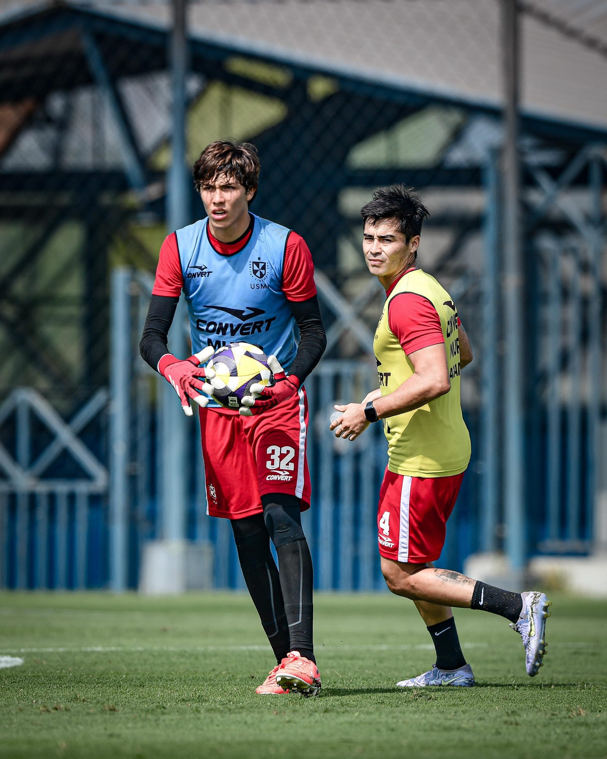 Con solo 16 años, Fernando Lasanta ya entrena en las divisiones juveniles de Vélez Sarsfield en Argentina.