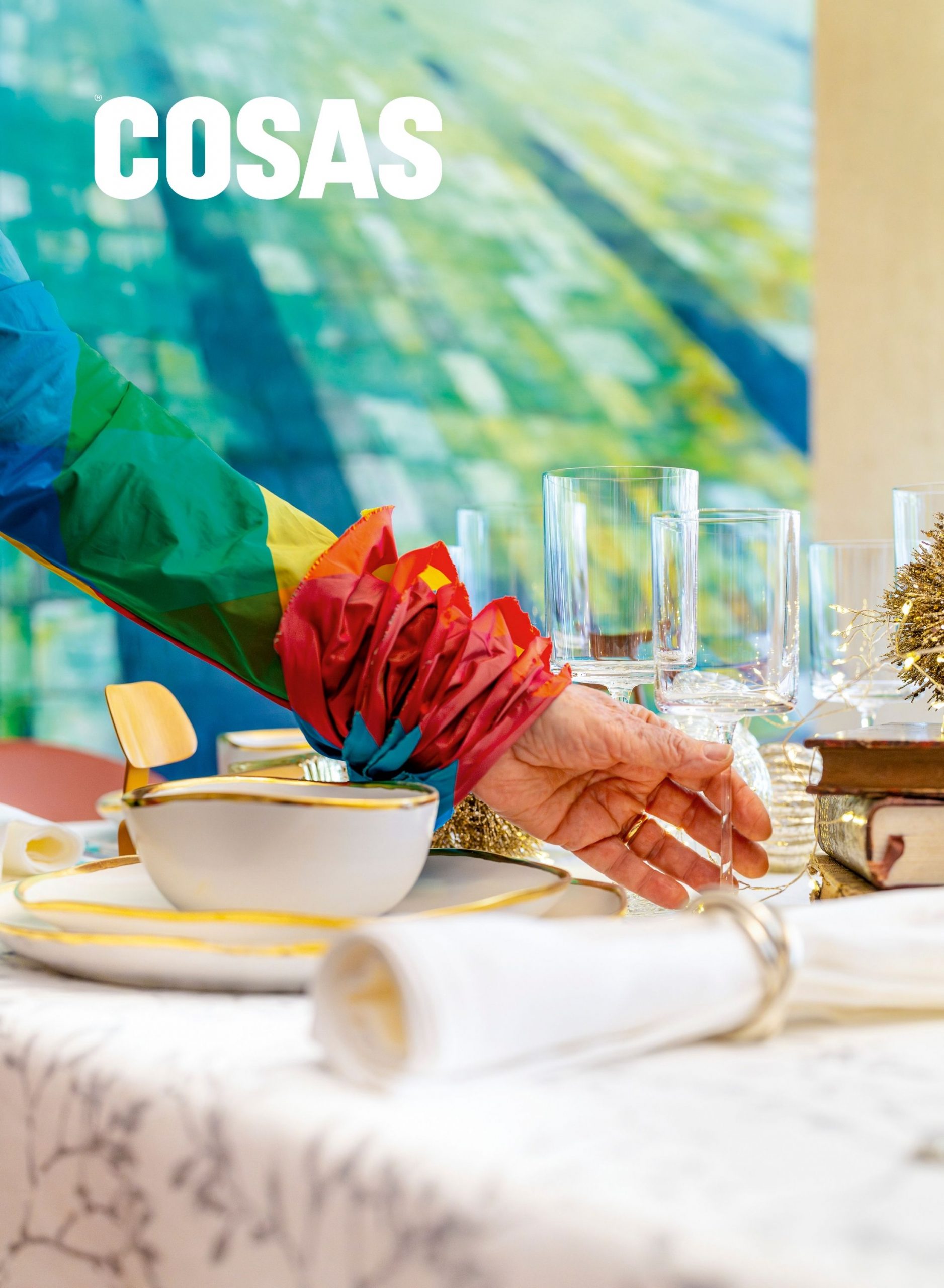 El espíritu de la casa de Barranco donde creció —llena de arte, objetos inesperados y magia familiar— vive en cada detalle.