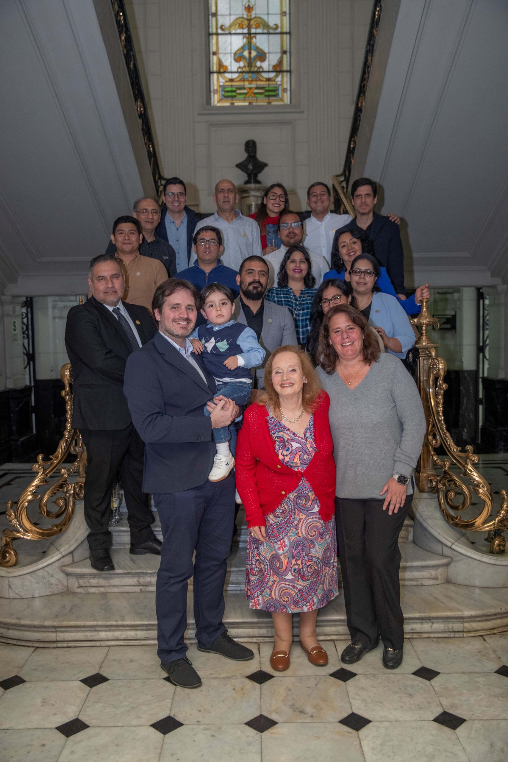 También fue escogido como el periodista más influente por Encuesta Poder 2025, por segundo año consecutivo. Un año prolífico en familia.