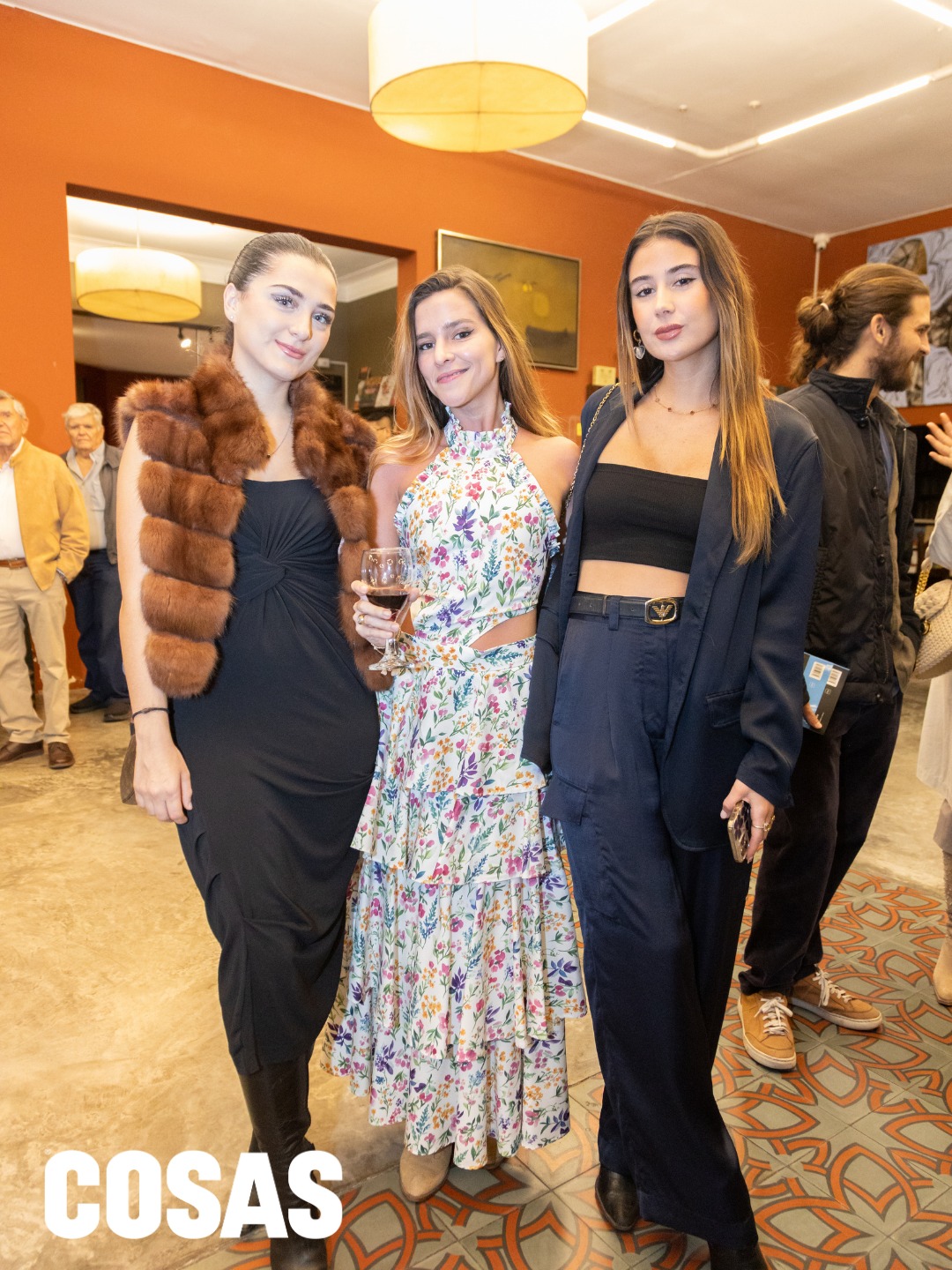 Andrea Rodríguez Larrain, Isabella Wichtel y Vania Michell.