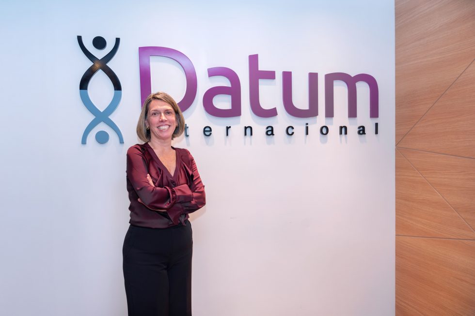 La directora de Datum explica por qué la confianza política está en mínimos históricos.