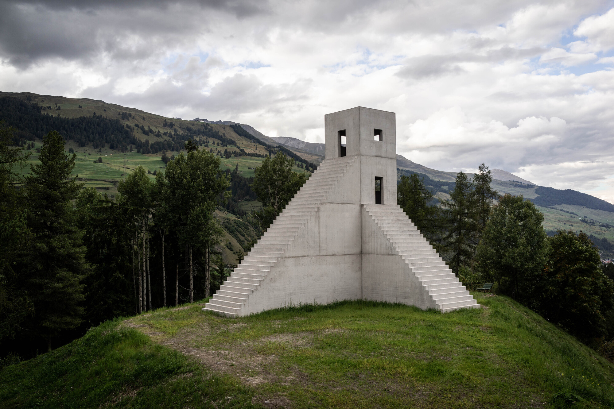 "House to Watch the Sunset”, Níger (2005): una de las estructuras-hábitat concebidas por Not Vital para mirar el ocaso sin mayores ornamentos, puro silencio y paisaje.