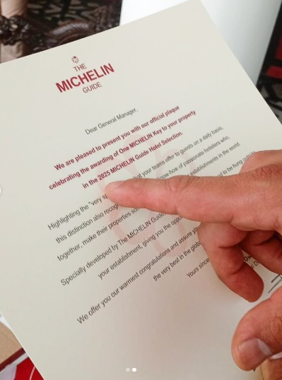 Un reconocimiento que emociona y compromete: la Michelin Key llega de la mano de la Michelin Guide como recordatorio del estándar alcanzado y del camino por seguir.