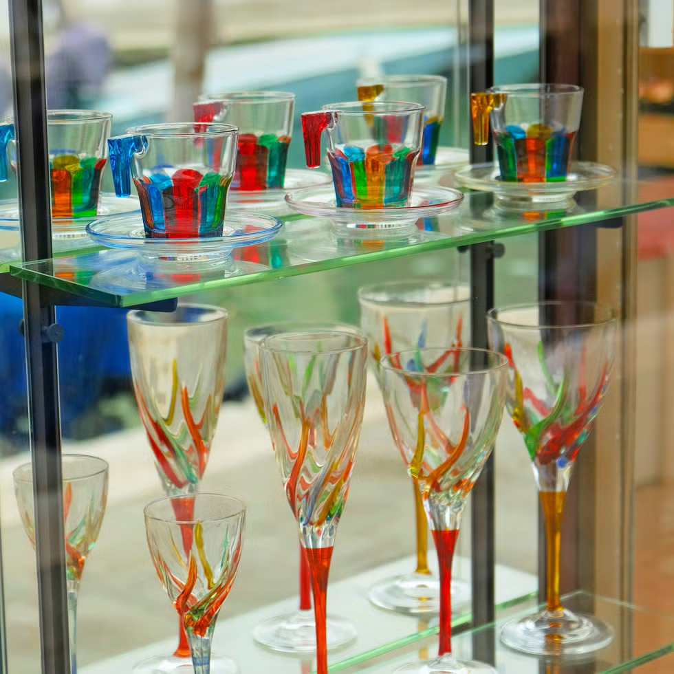 El regreso del brillo: Piezas de Murano que transforman cualquier ambiente con su artesanal juego de color.