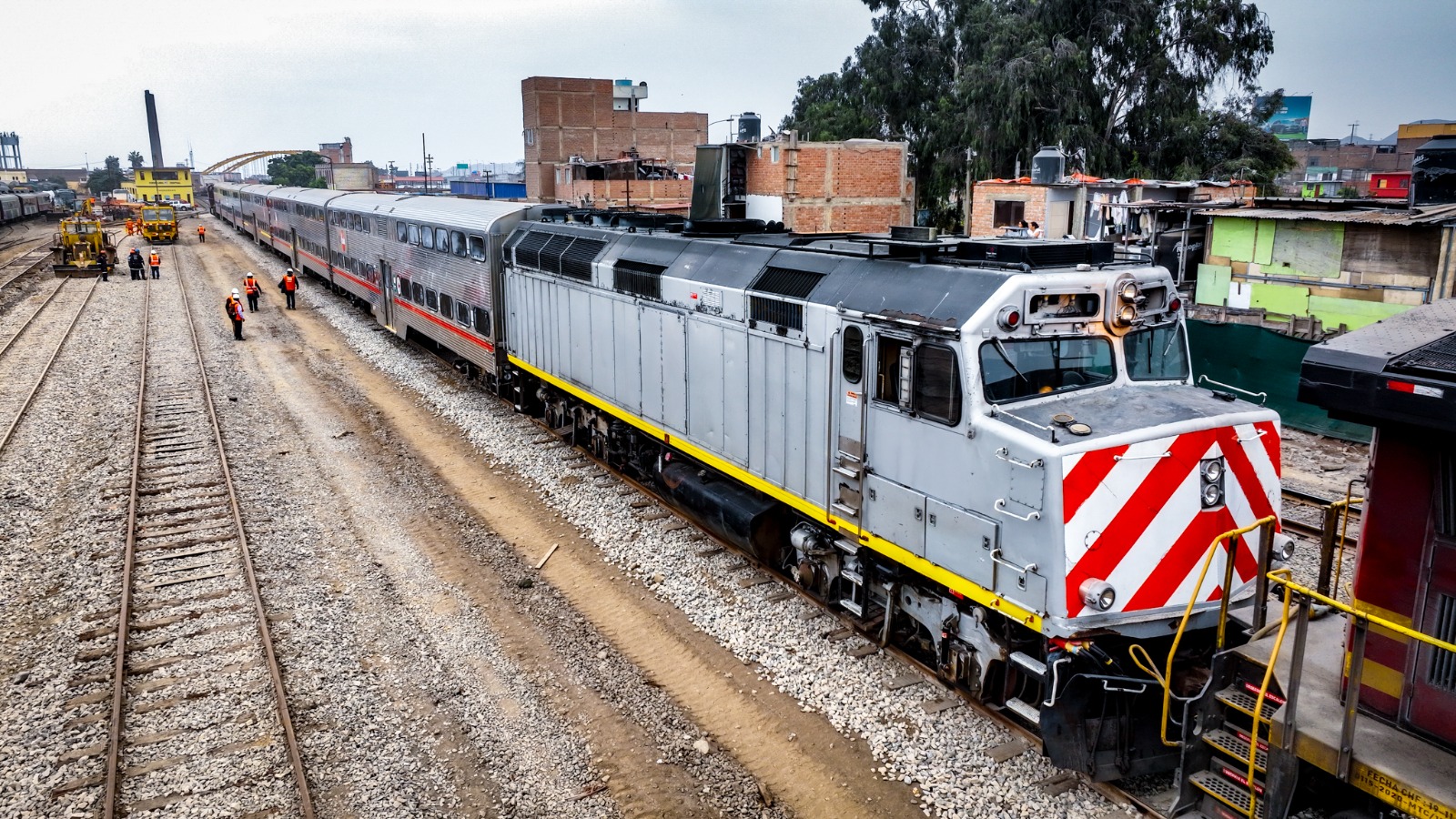 El tramo Monserrate–Chosica inicia pruebas de circulación sin pasajeros, paso clave antes de que la operación pase al Ministerio de Transportes y Comunicaciones.