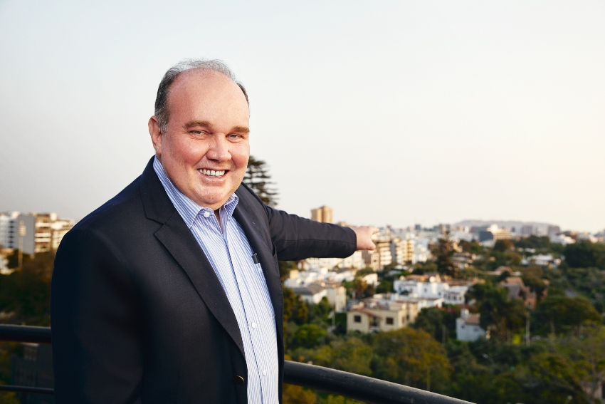 Rafael López Aliaga consolida su tablero a punta de fichajes estratégicos, buscando ensanchar su llegada al electorado fujimorista fuera de Lima.