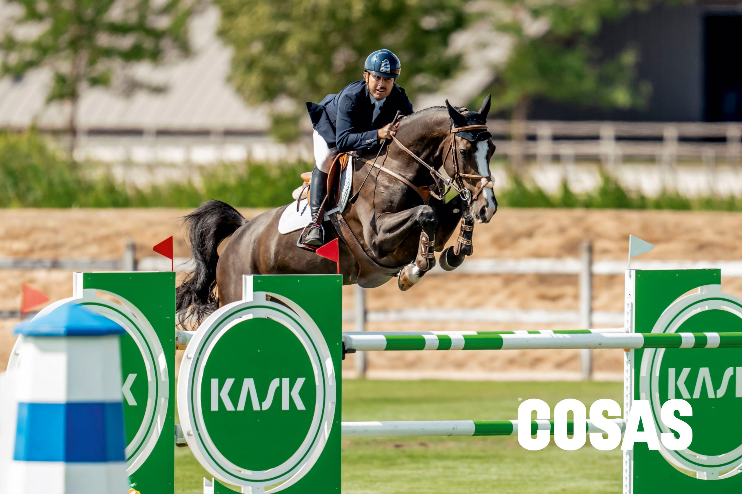 El jinete peruano en acción: precisión, ritmo y una lectura impecable del circuito.