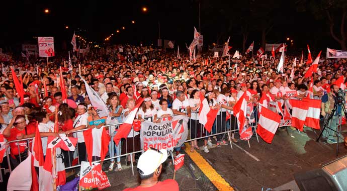 Militantes de Acción Popular exigen transparencia tras denuncias de suplantación de delegados.