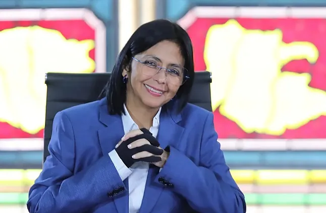 Delcy Rodríguez, figura clave del poder venezolano, asumió la presidencia interina y puso bajo la lupa a su entorno más cercano.