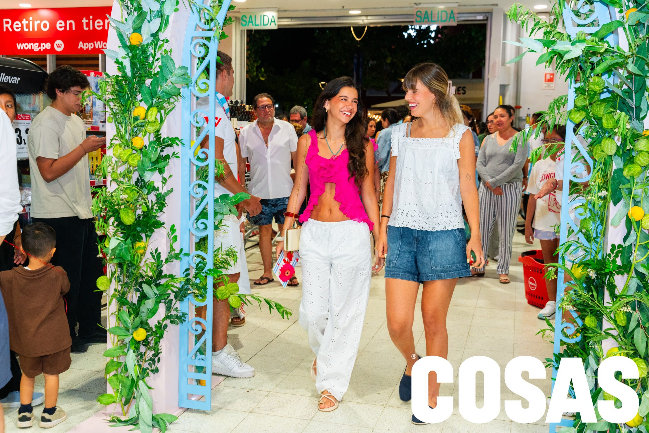 El verano se abre paso entre risas, encuentros y miradas cómplices.