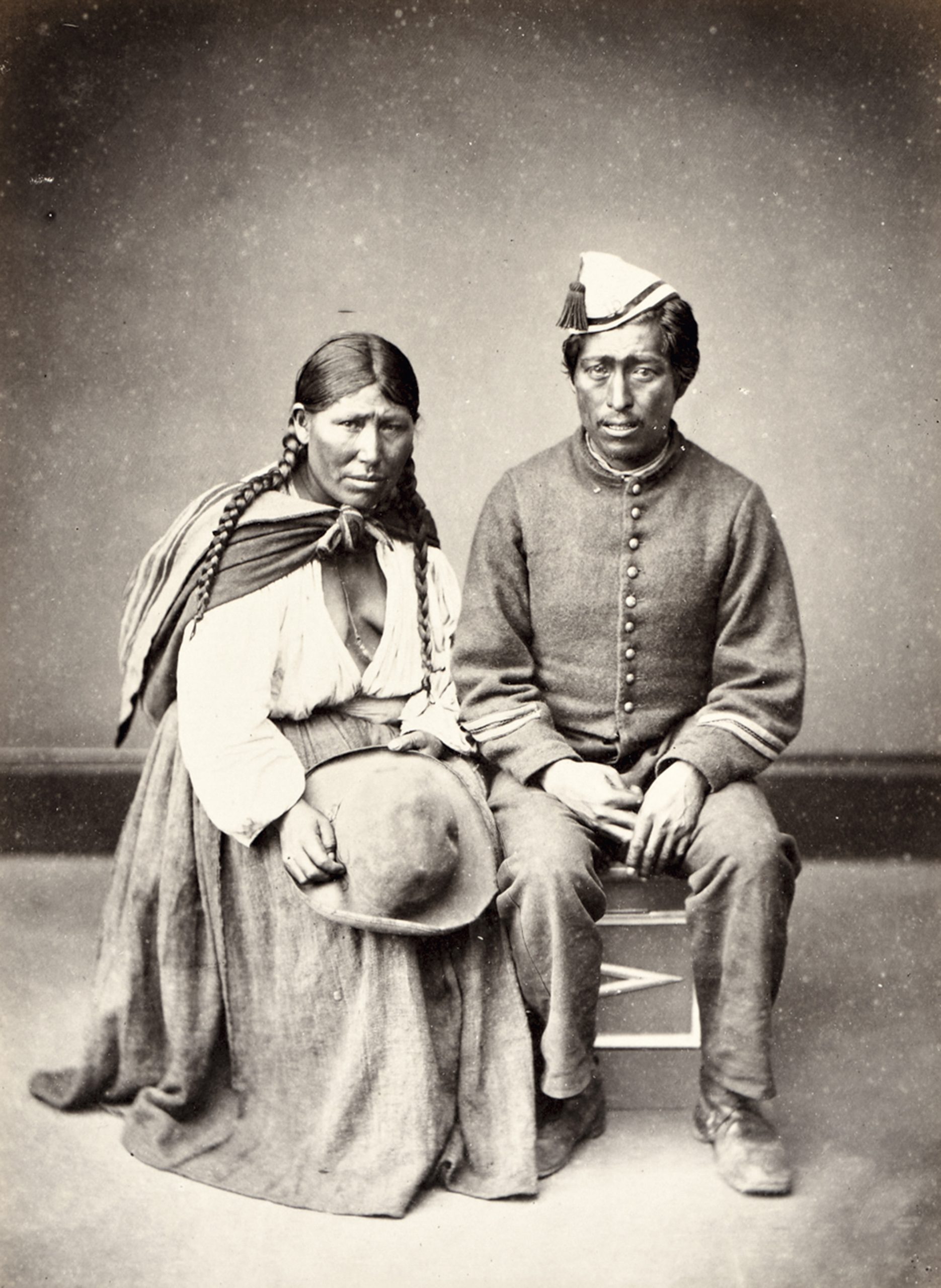 Soldado peruano y su rabona. Imagen de Eugenio Courret de 1880.