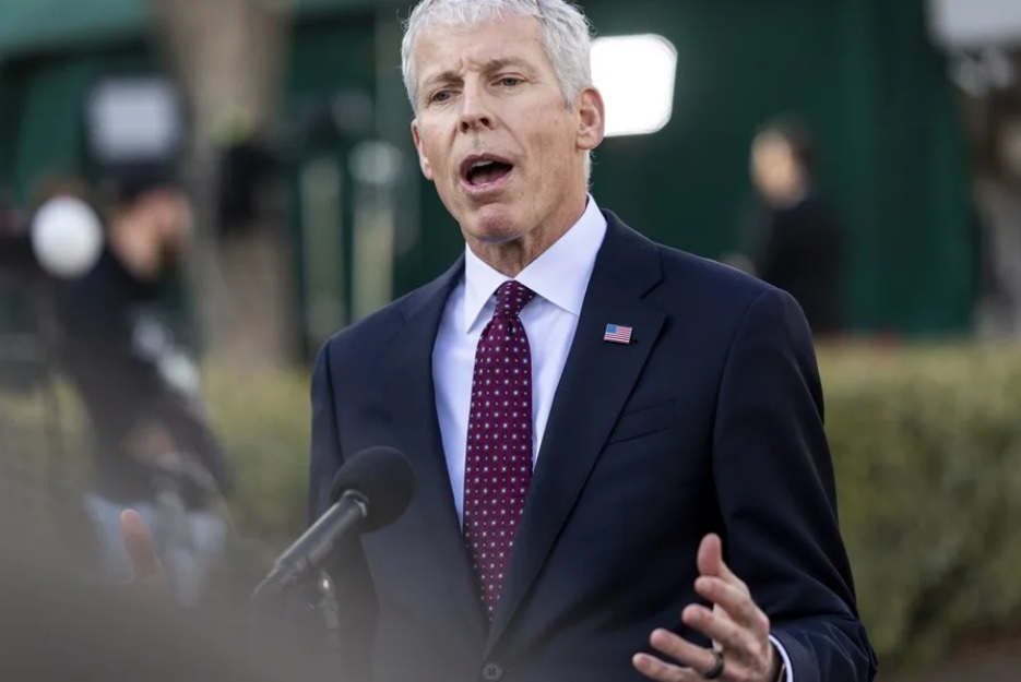 Chris Wright, secretario de Energía de EE.UU., confirmó que México podrá seguir enviando petróleo a Cuba.