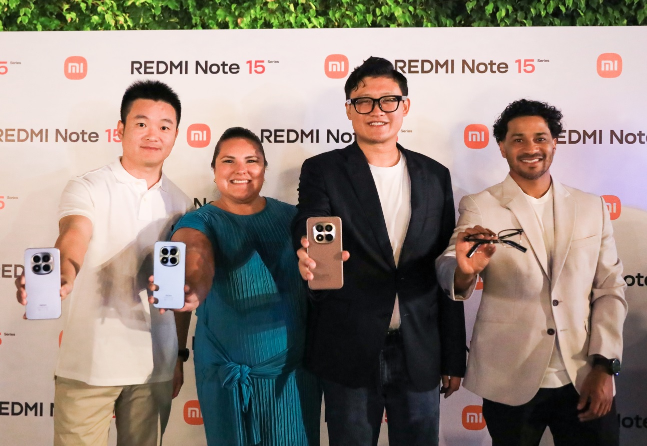 Diego Wan, Nathalie Vattuone, Tianshi Lv y Zamir Huamán.