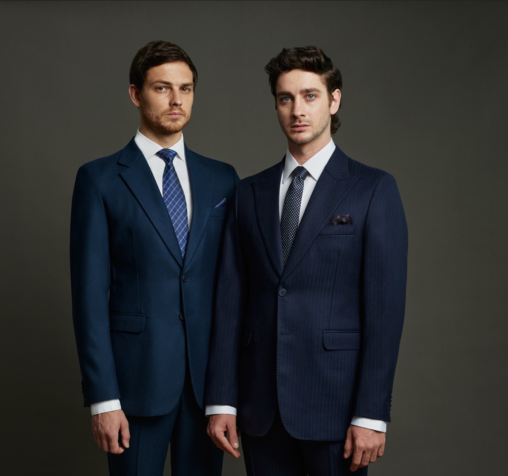 El traje a medida como declaración de elegancia: cortes definidos, proporciones equilibradas y tejidos de alta gama.