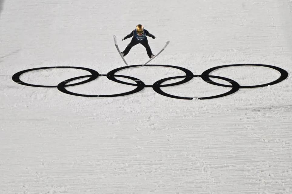 De rumor a debate olímpico: lo que empezó como un comentario de pasillo terminó poniendo en alerta a jueces, médicos y autoridades del salto de esquí.