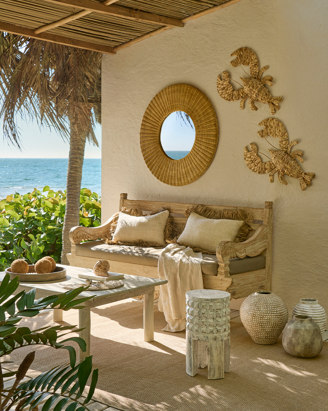 Colores, tramas y volúmenes inspirados en la tradición artesanal del Sudeste Asiático, reinterpretados desde una mirada contemporánea.