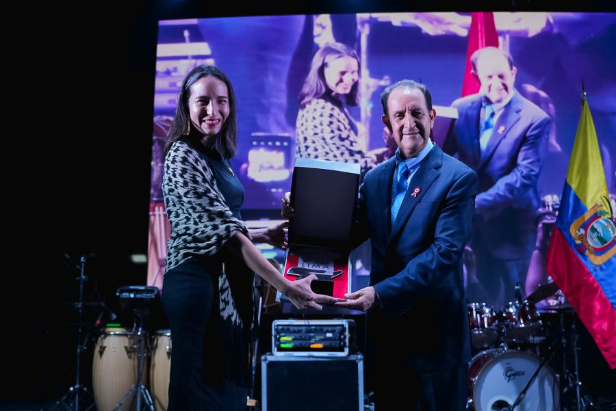 Romina Muñoz, ministra de Cultura de Ecuador y Ricardo Muguerza, presidente de la CPL.